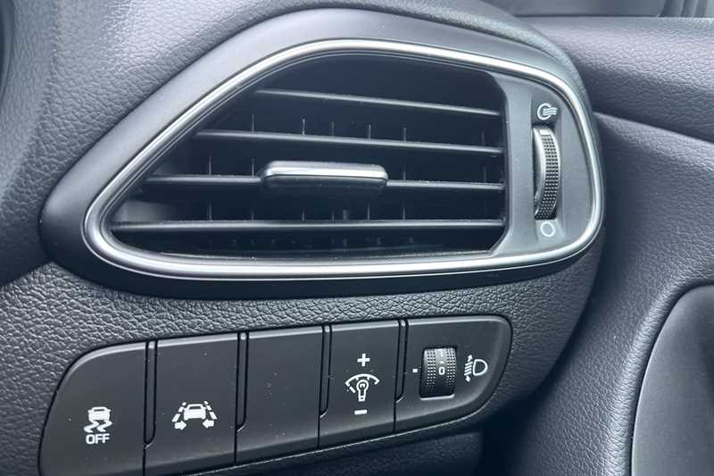 Used Hyundai i30 2017 for sale - 76956542: Photo 40