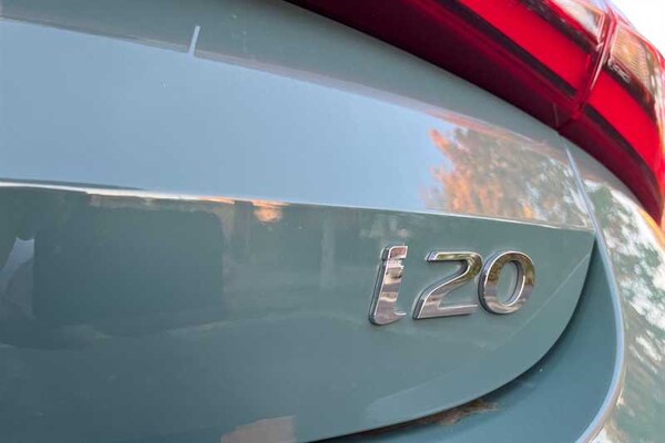 Used Hyundai i20 2023 for sale - 76140504: Photo 30