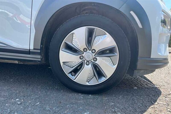 Used Hyundai KONA 2021 for sale - 75212040: Photo 9