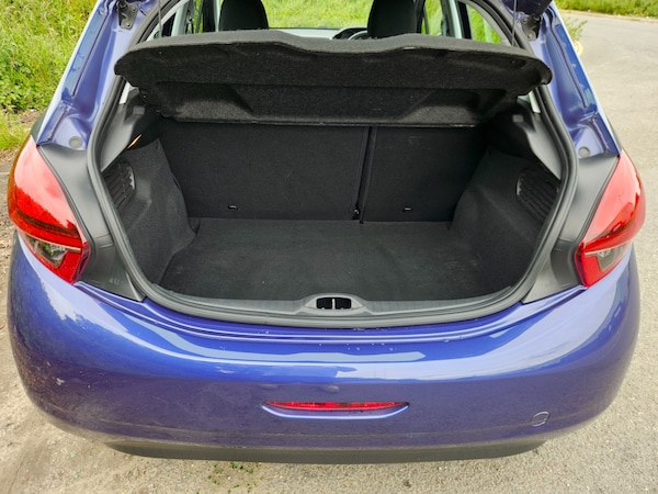 Used Peugeot 208 2016 for sale - 76116696: Photo 11