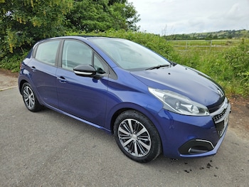 Peugeot - 208