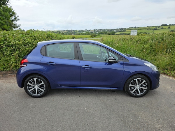 Used Peugeot 208 2016 for sale - 76116696: Photo 2