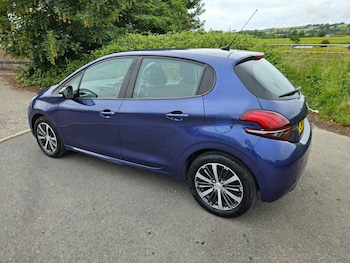 Used Peugeot 208 2016 for sale - 76116696: Photo 4