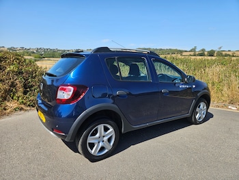 Used Dacia Sandero Stepway 2016 for sale - 79527345: Photo