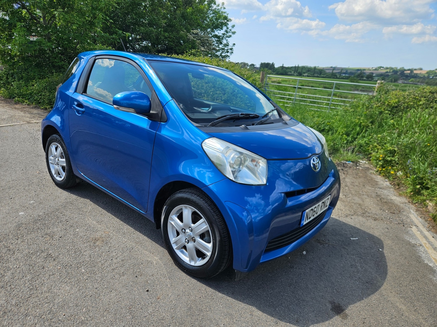 Used Toyota IQ 2011 for sale - 76119502: Photo 1