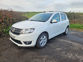 Used Dacia Sandero 2015 for sale - 76818940: Photo
