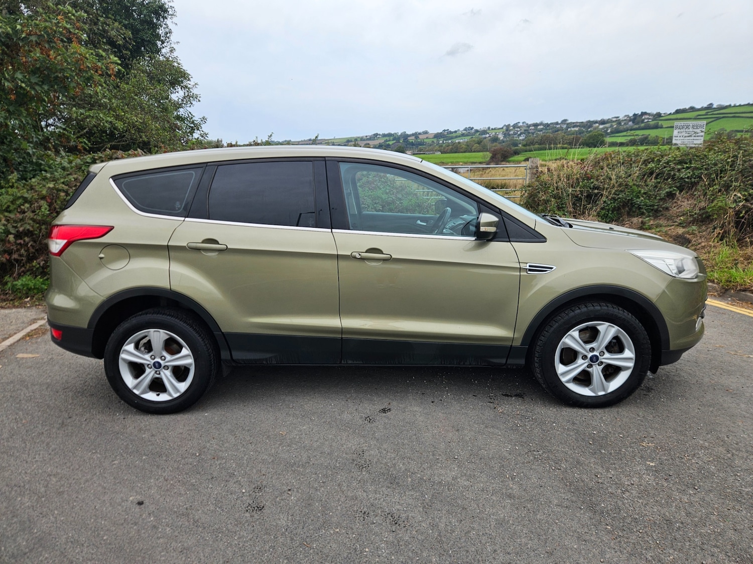 Used Ford Kuga 2014 for sale - 76148479: Photo 2