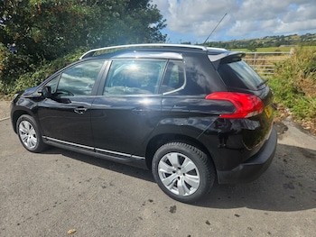 Used Peugeot 2008 2014 for sale - 76119485: Photo