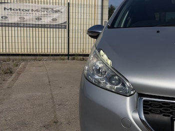 Used Peugeot 208 2015 for sale - 79316073: Photo