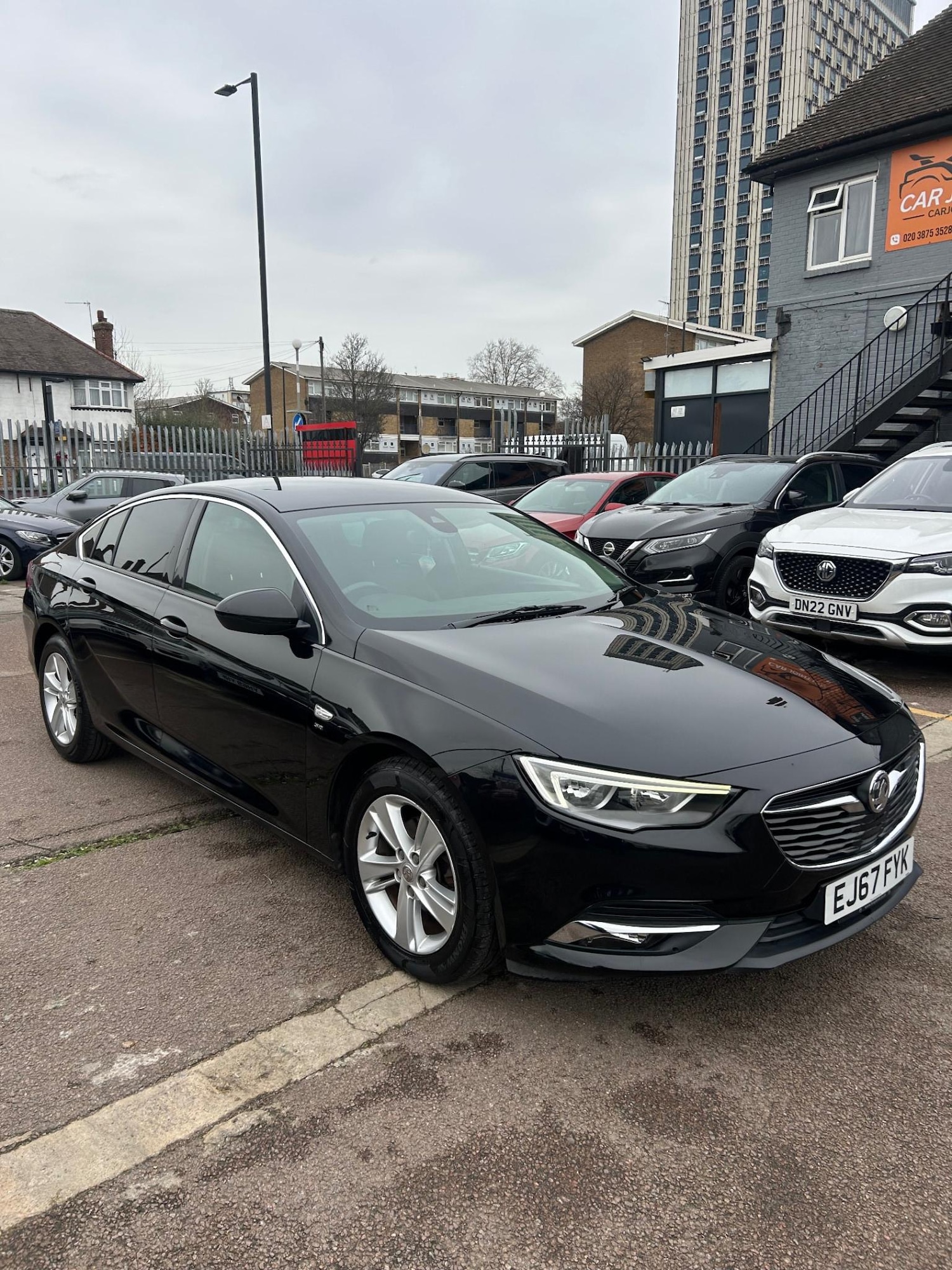Used Vauxhall Insignia 2017 for sale - 76972507: Photo 1