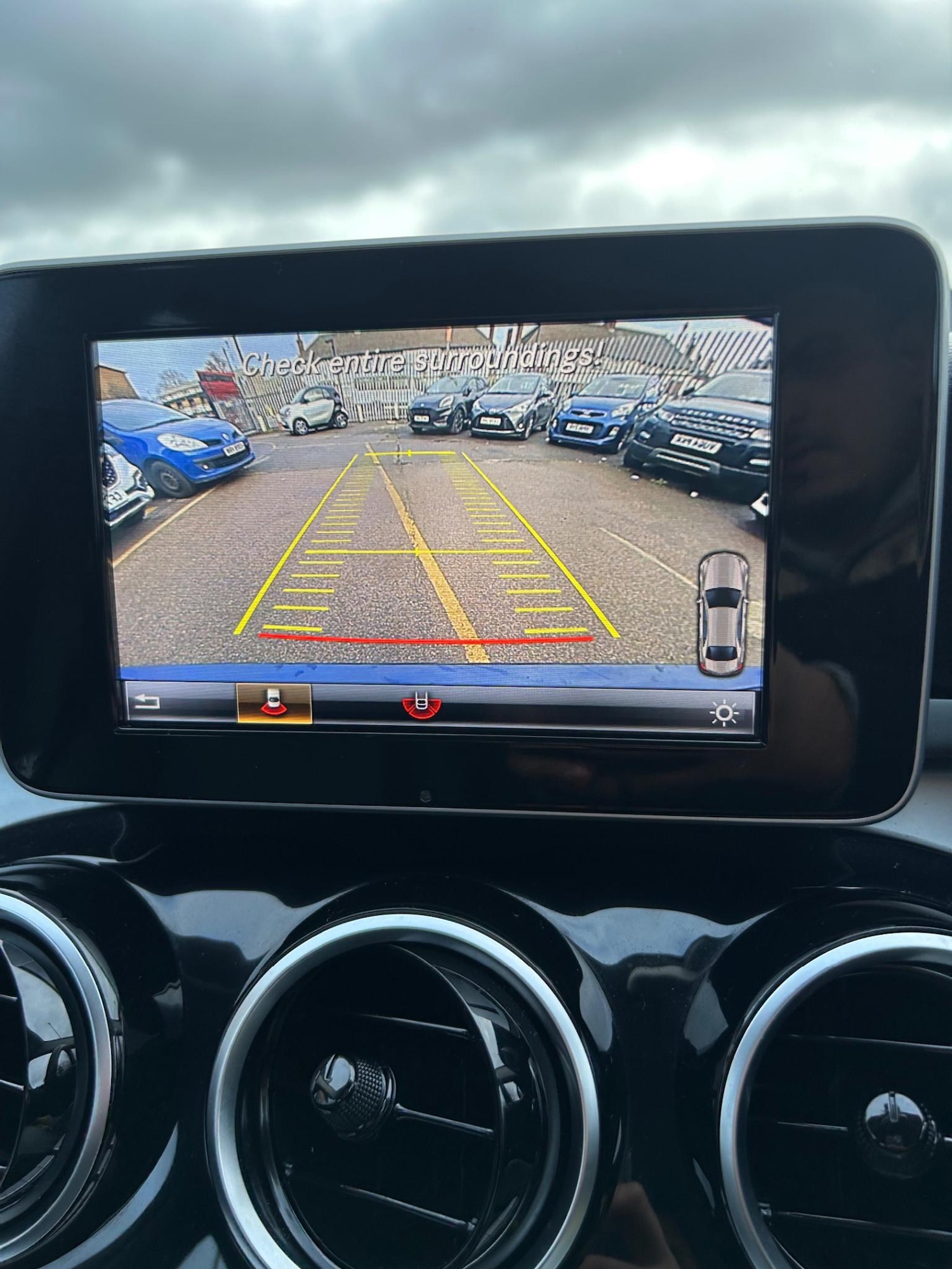 Used Mercedes-Benz C Class 2018 for sale - 76739201: Photo 10