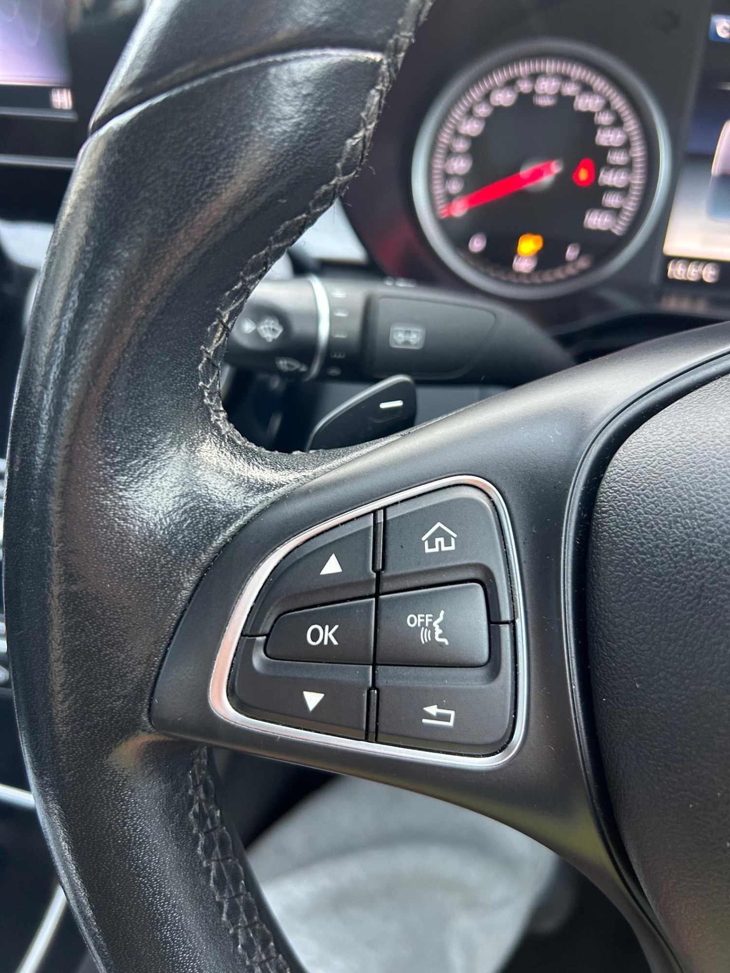 Used Mercedes-Benz C Class 2018 for sale - 76739201: Photo 12