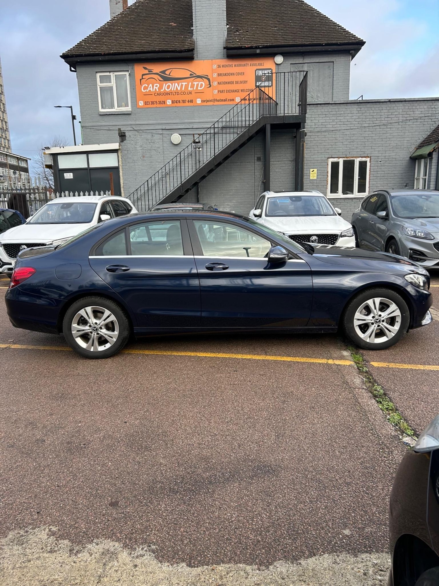 Used Mercedes-Benz C Class 2018 for sale - 76739201: Photo 3