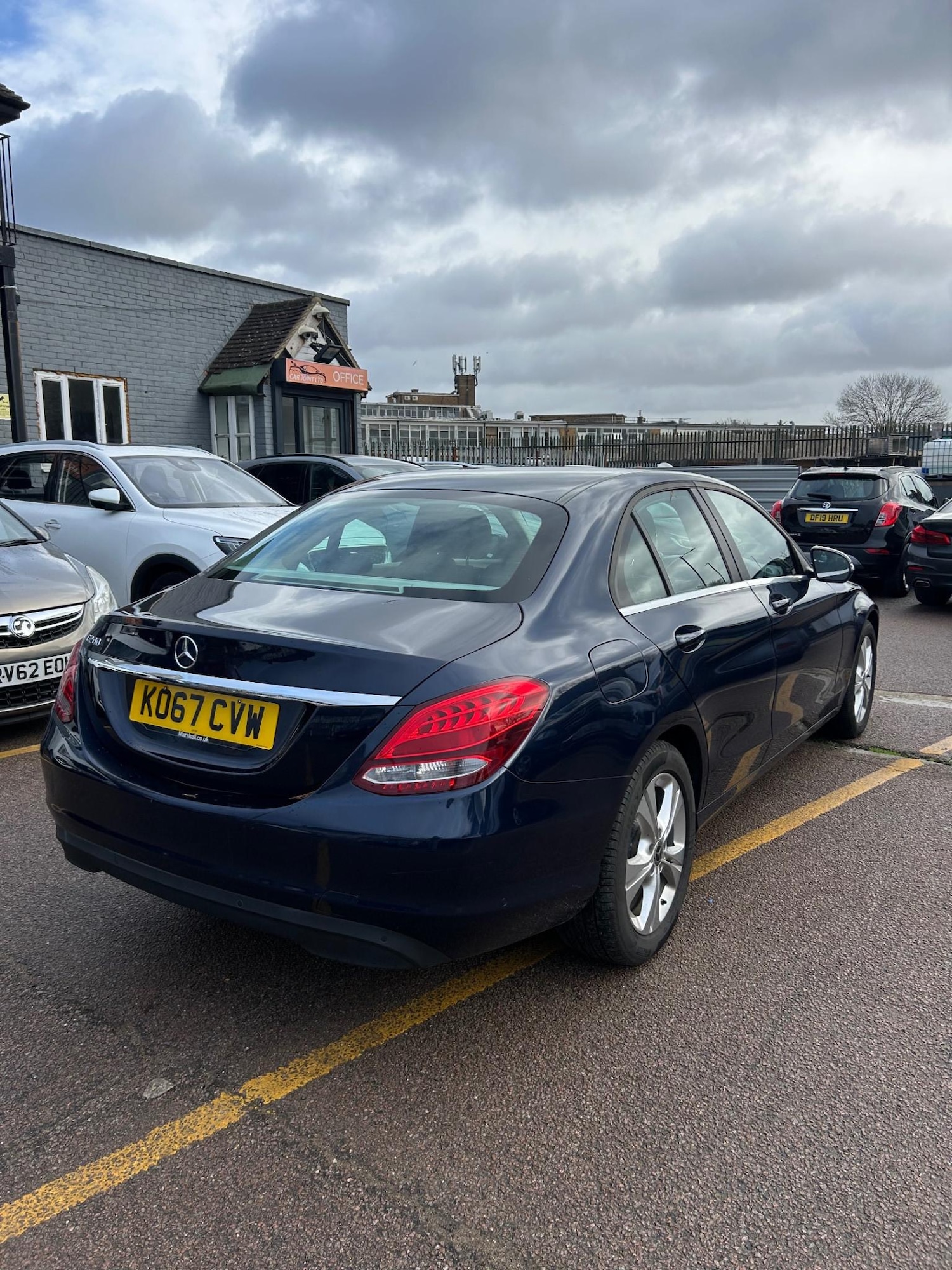 Used Mercedes-Benz C Class 2018 for sale - 76739201: Photo 4
