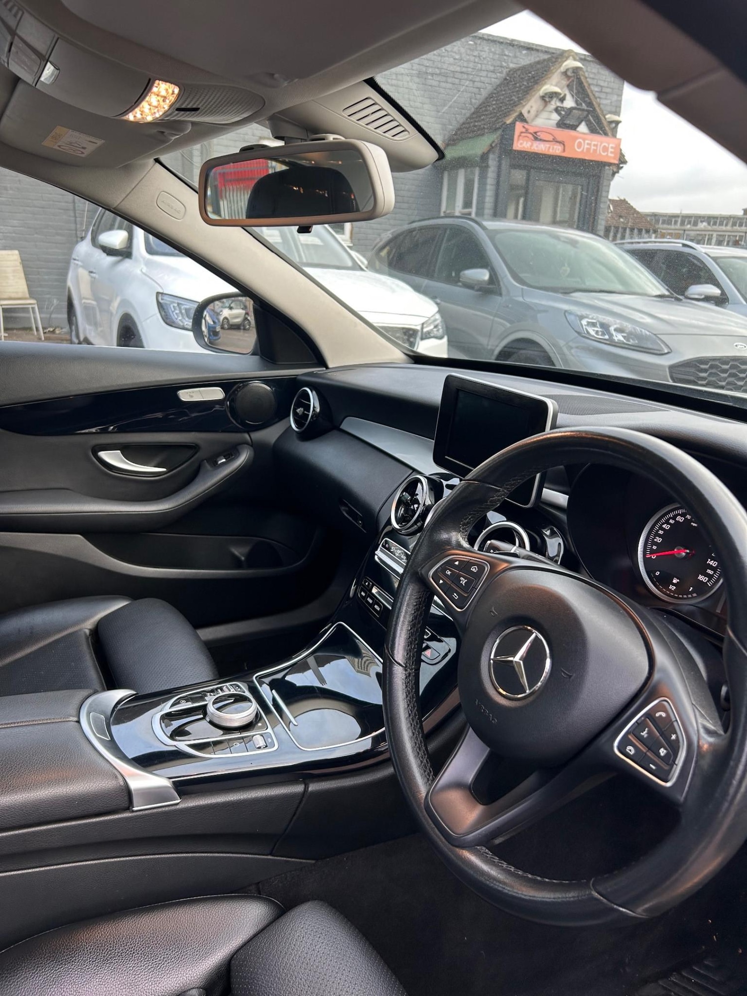 Used Mercedes-Benz C Class 2018 for sale - 76739201: Photo 7