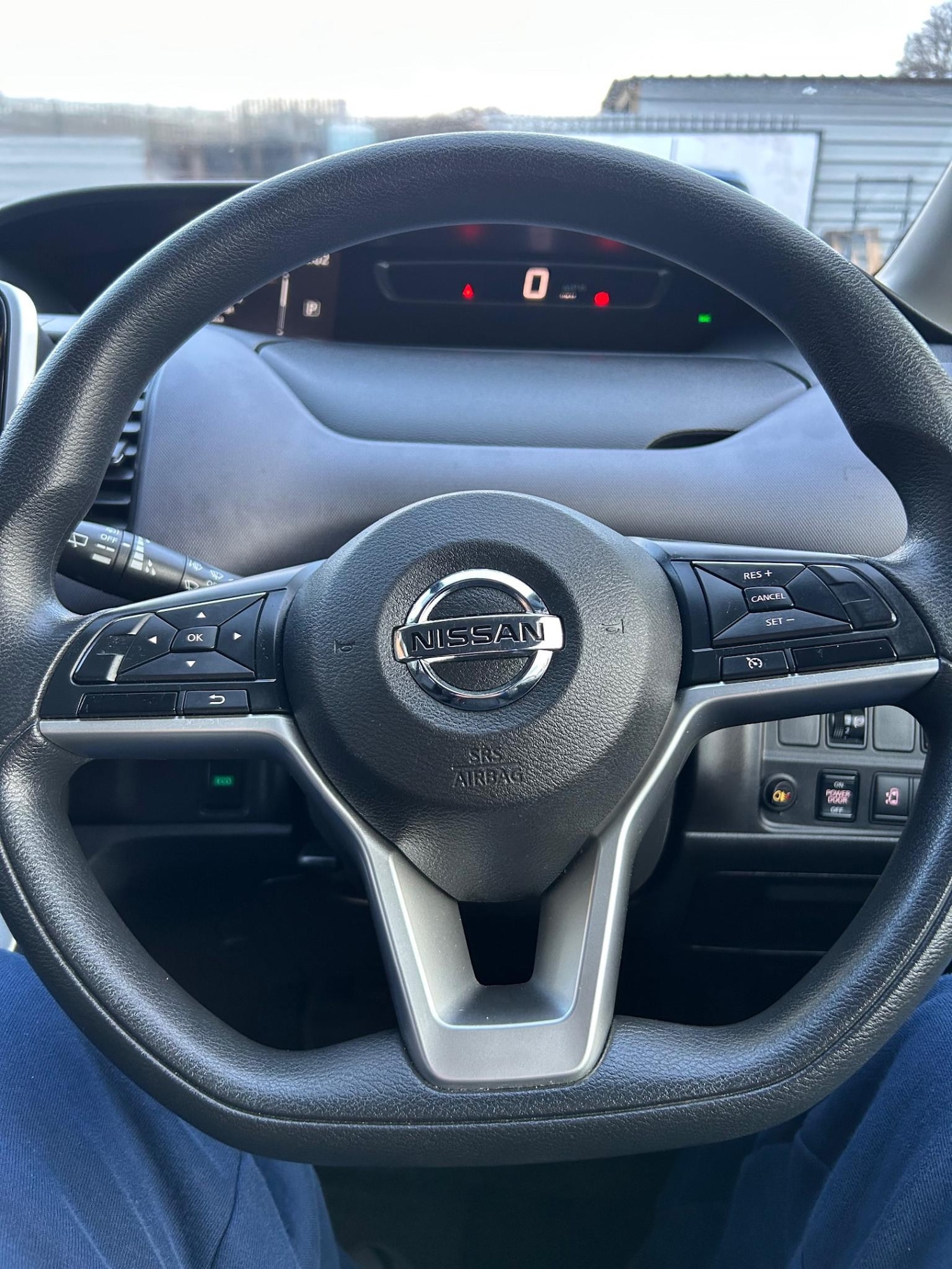 Used Nissan Serena 2025 for sale - 77037072: Photo 11