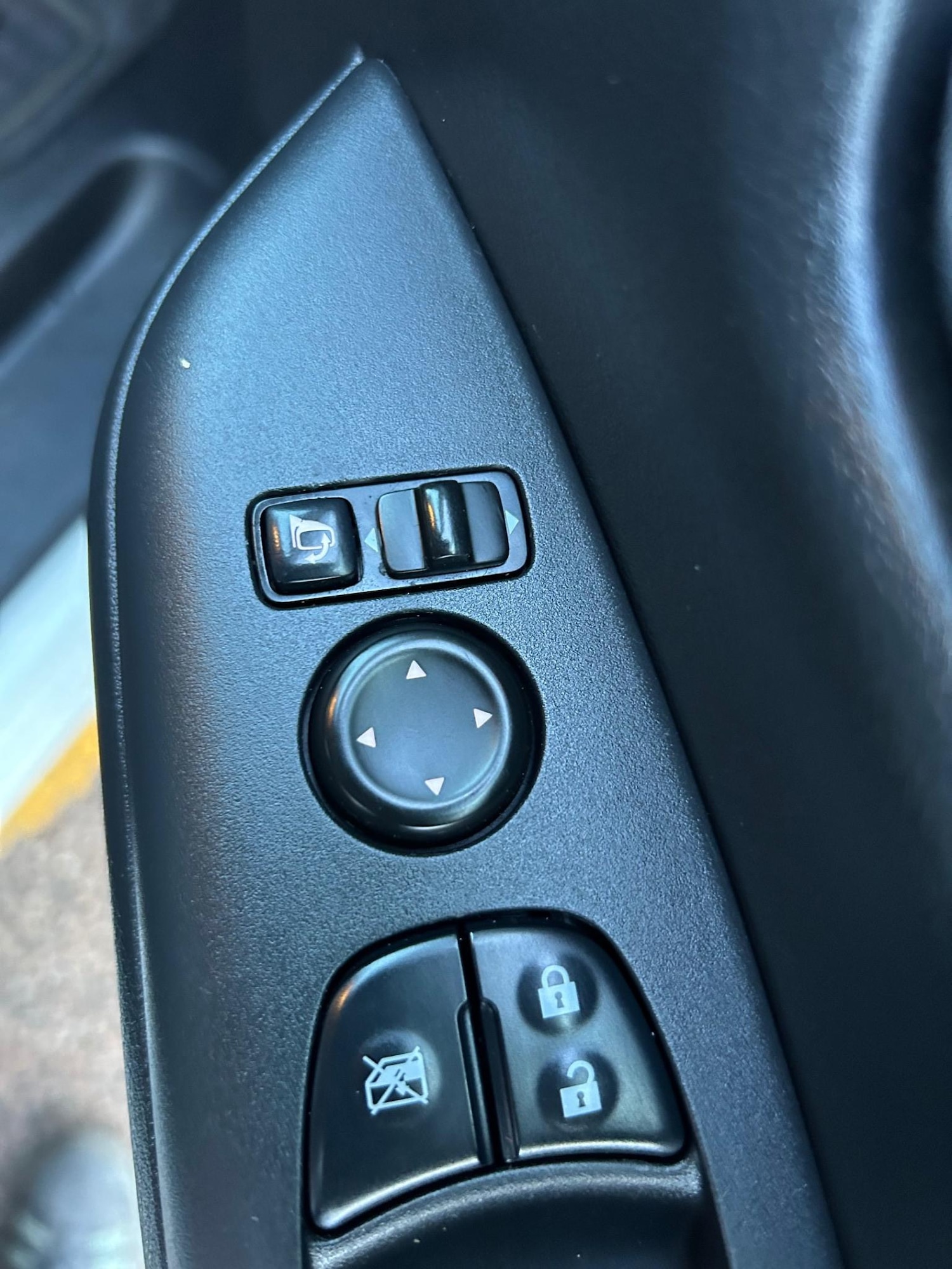 Used Nissan Serena 2025 for sale - 77037072: Photo 16