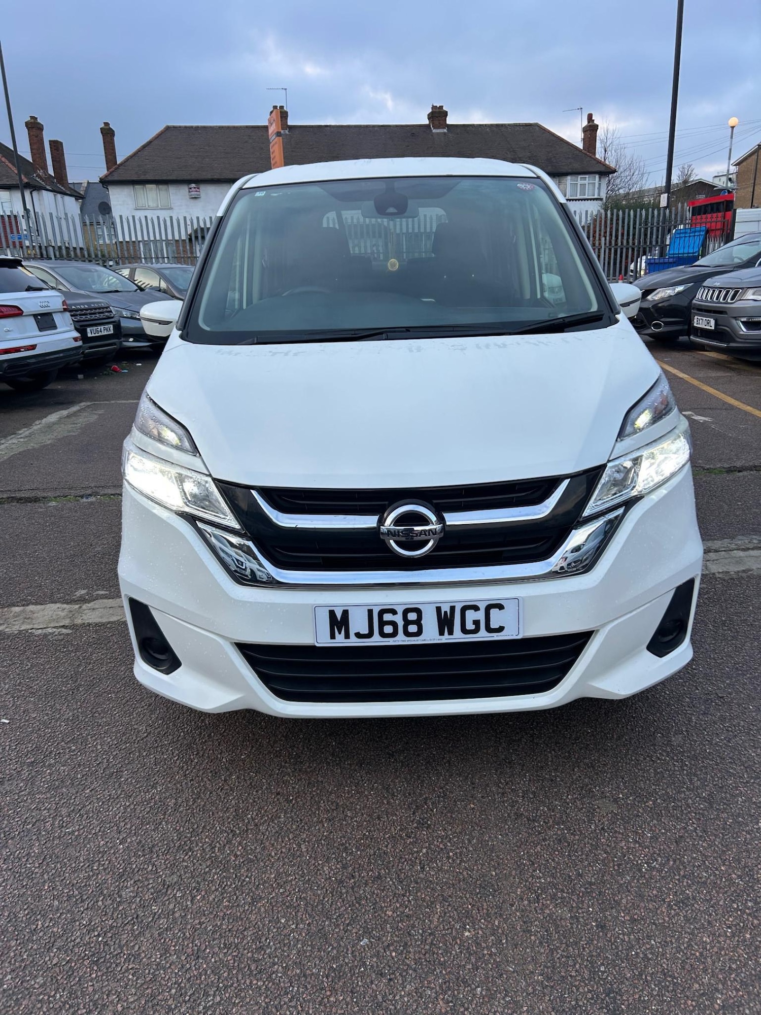 Used Nissan Serena 2025 for sale - 77037072: Photo 2