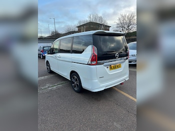 Used Nissan Serena undefined for sale - 77037072: Photo