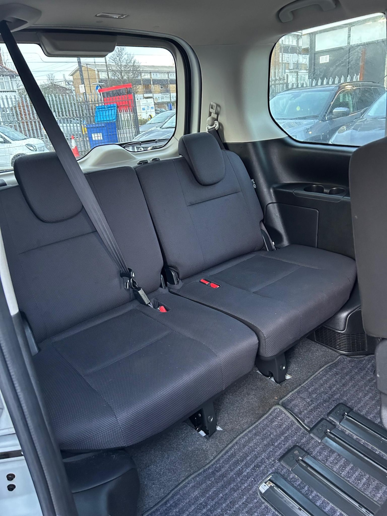 Used Nissan Serena 2025 for sale - 77037072: Photo 9