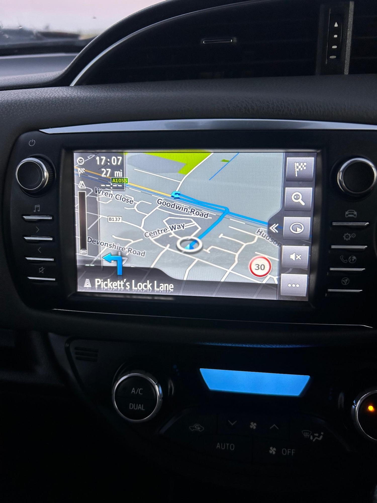 Used Toyota Yaris 2020 for sale - 76895961: Photo 11