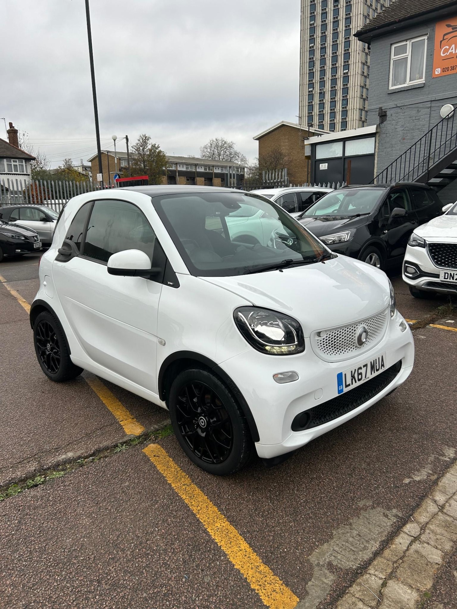 Used smart fortwo 2017 for sale - 76711708: Photo 1