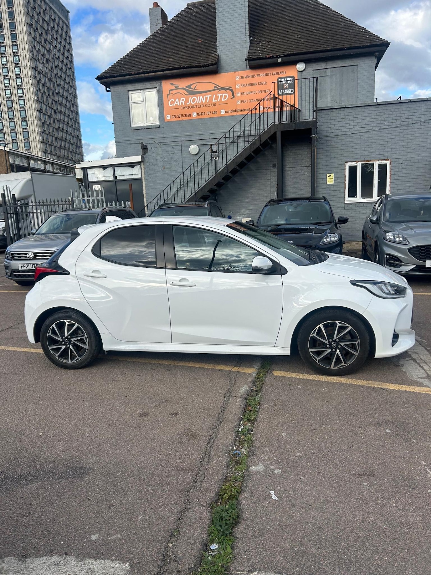 Used Toyota Yaris 2022 for sale - 76581321: Photo 2