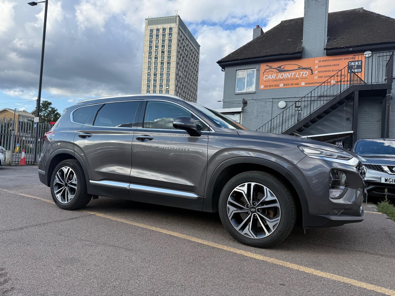 Used Hyundai Santa Fe 2019 for sale - 76581338: Photo 1