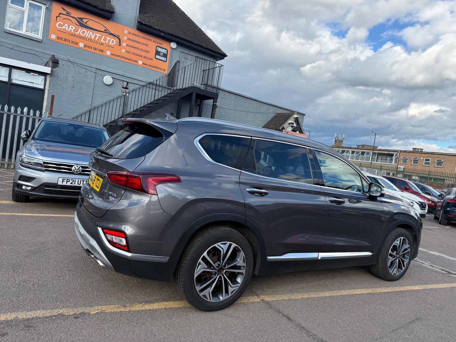 Used Hyundai Santa Fe 2019 for sale - 76581338: Photo 2