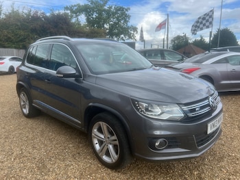 Volkswagen - Tiguan