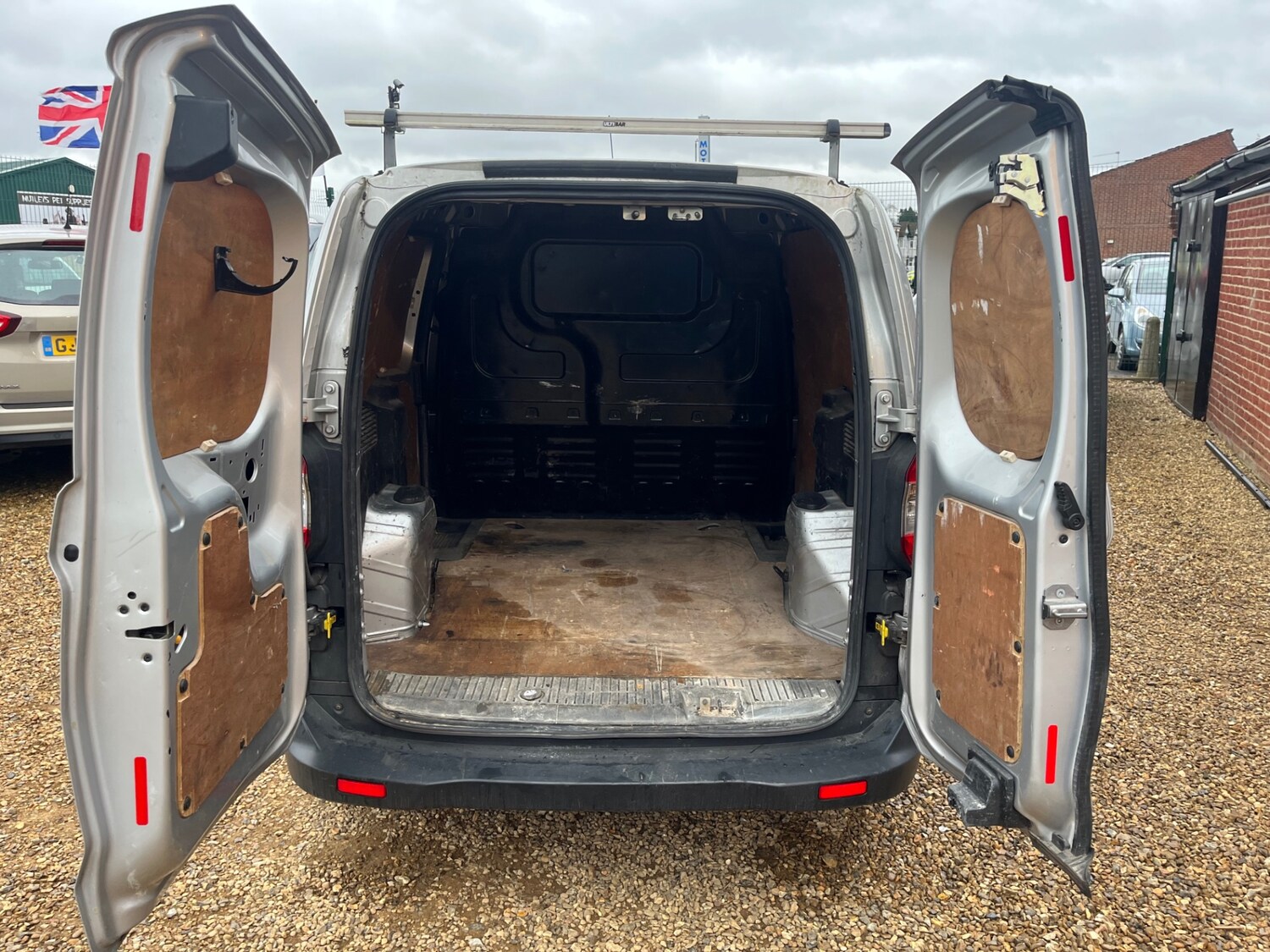 Used Ford Transit Courier 2015 for sale - 78061696: Photo 7