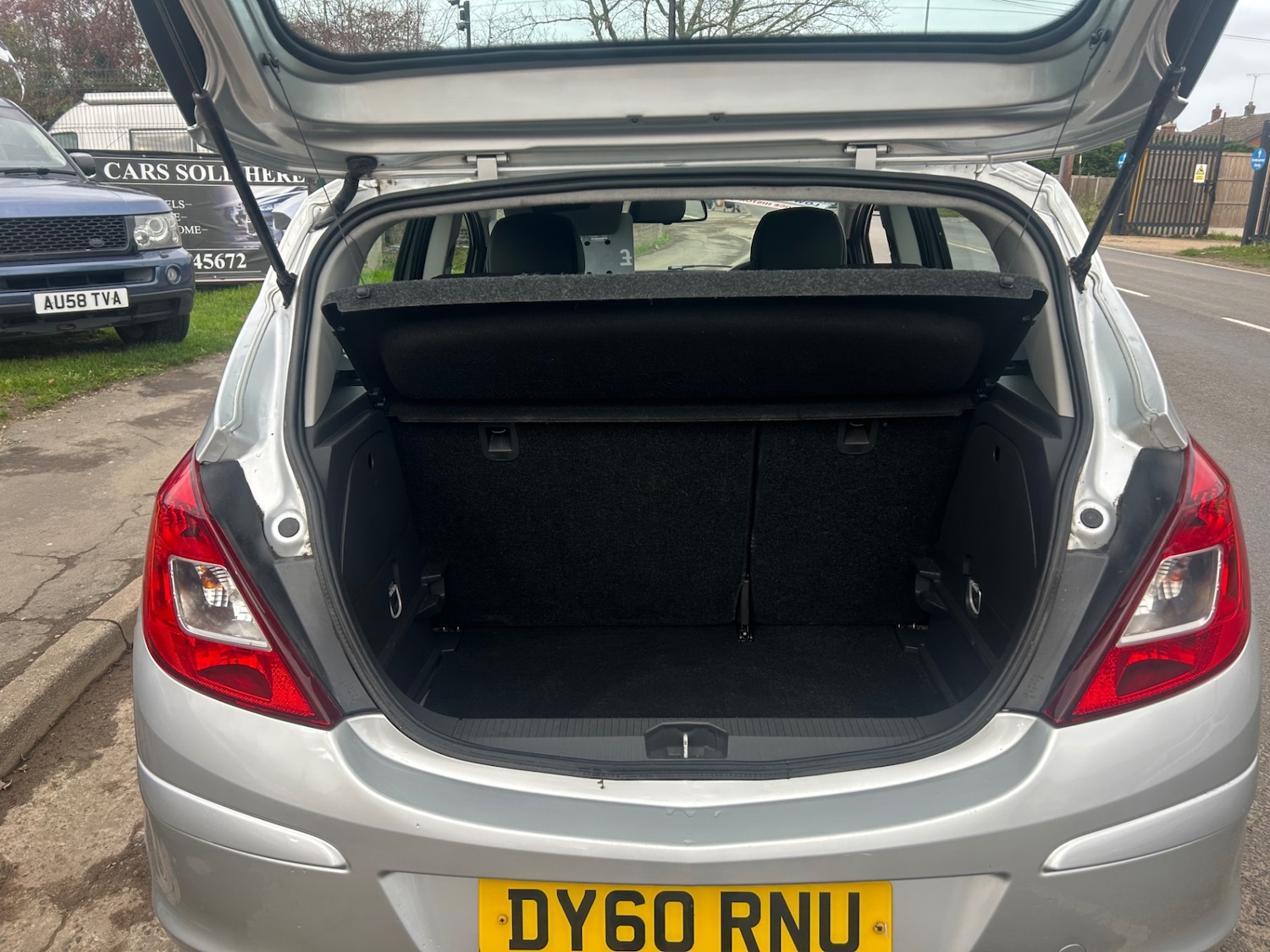 Used Vauxhall Corsa 2010 for sale - 76613593: Photo 7