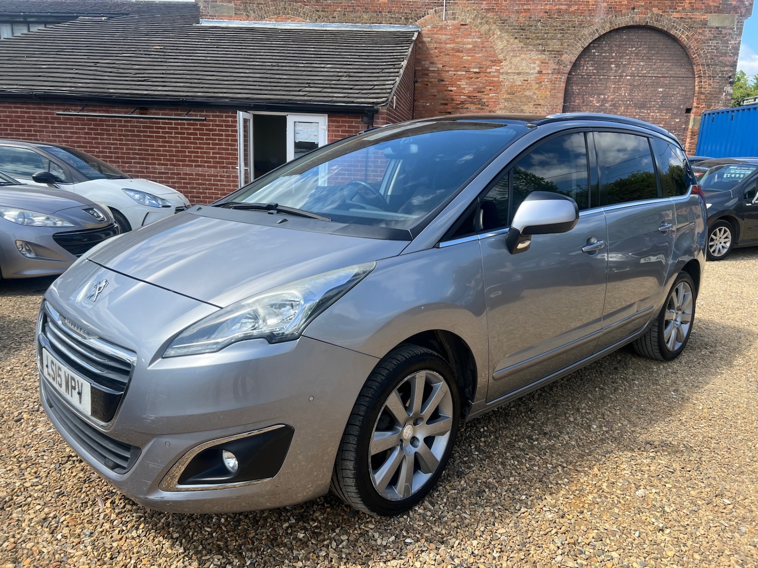 Used Peugeot 5008 2015 for sale - 77323932: Photo 3