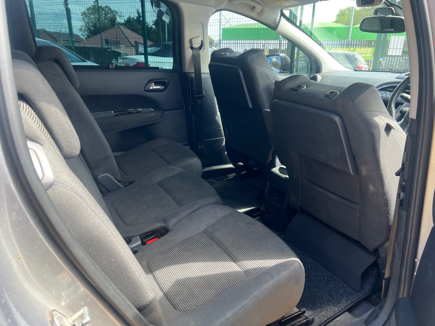 Used Peugeot 5008 2015 for sale - 77323932: Photo 8