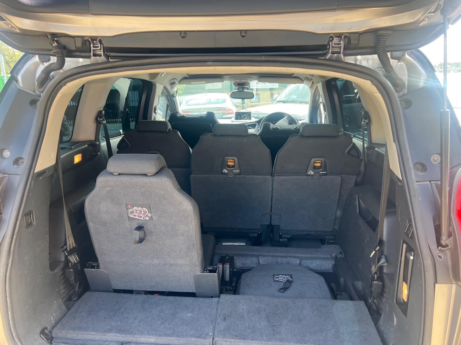 Used Peugeot 5008 2015 for sale - 77323932: Photo 9