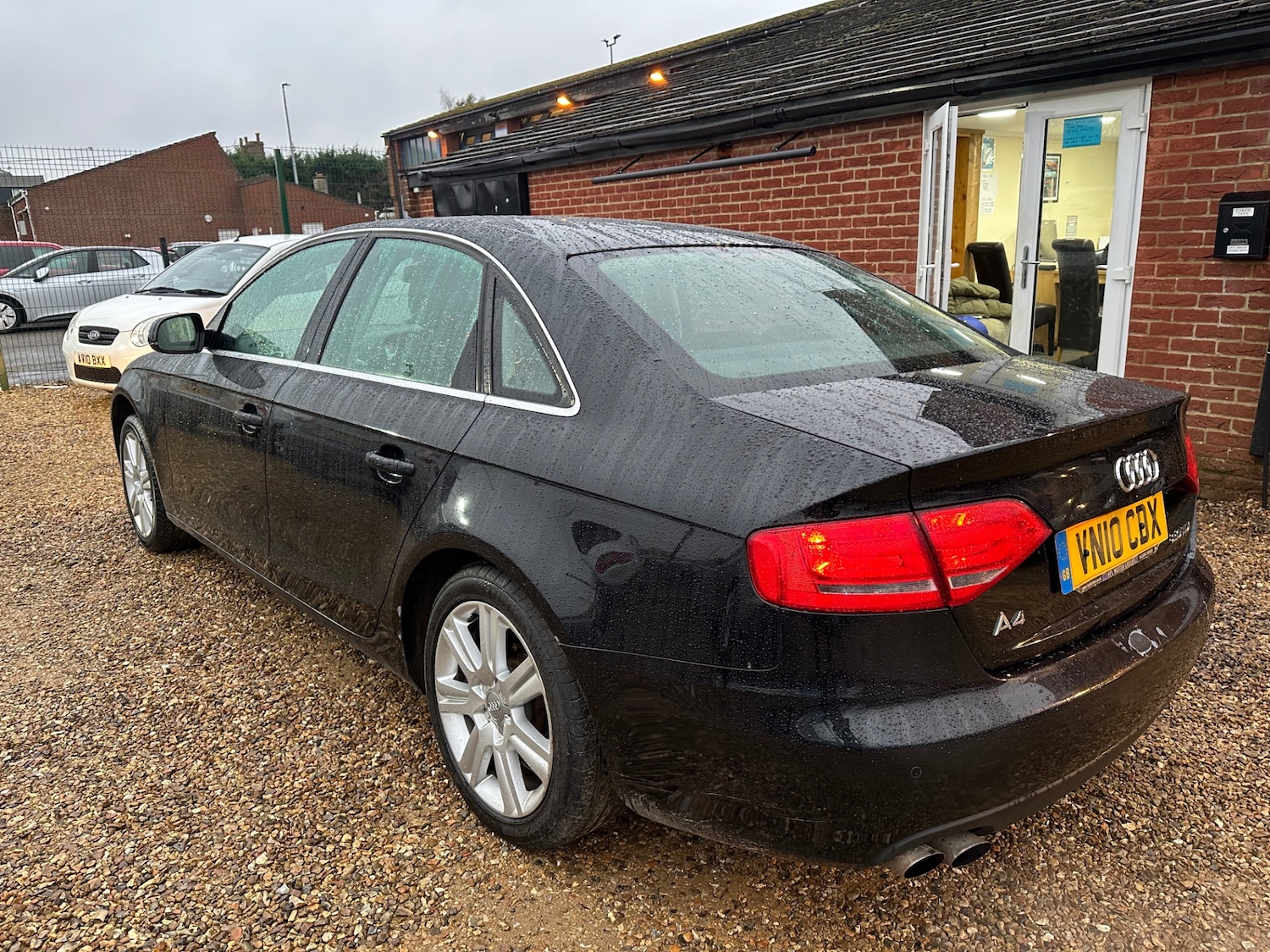 Used Audi A4 2010 for sale - 77311477: Photo 4