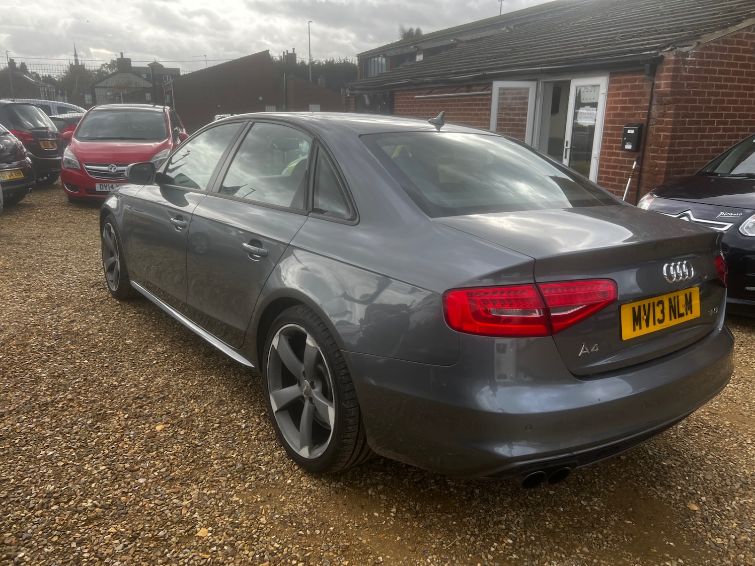 Used Audi A4 2013 for sale - 76391435: Photo 4