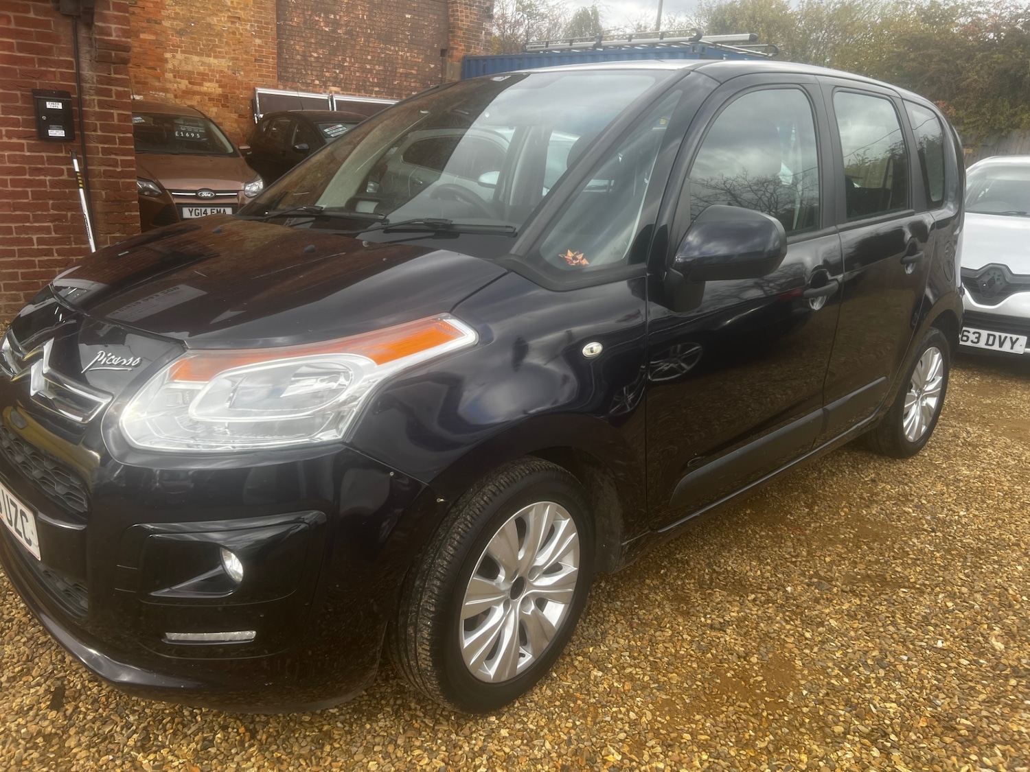 Used Citroen C3 Picasso 2014 for sale - 76407348: Photo 3