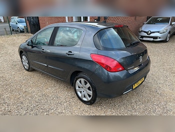 Used Peugeot 308 2010 for sale - 78317632: Photo