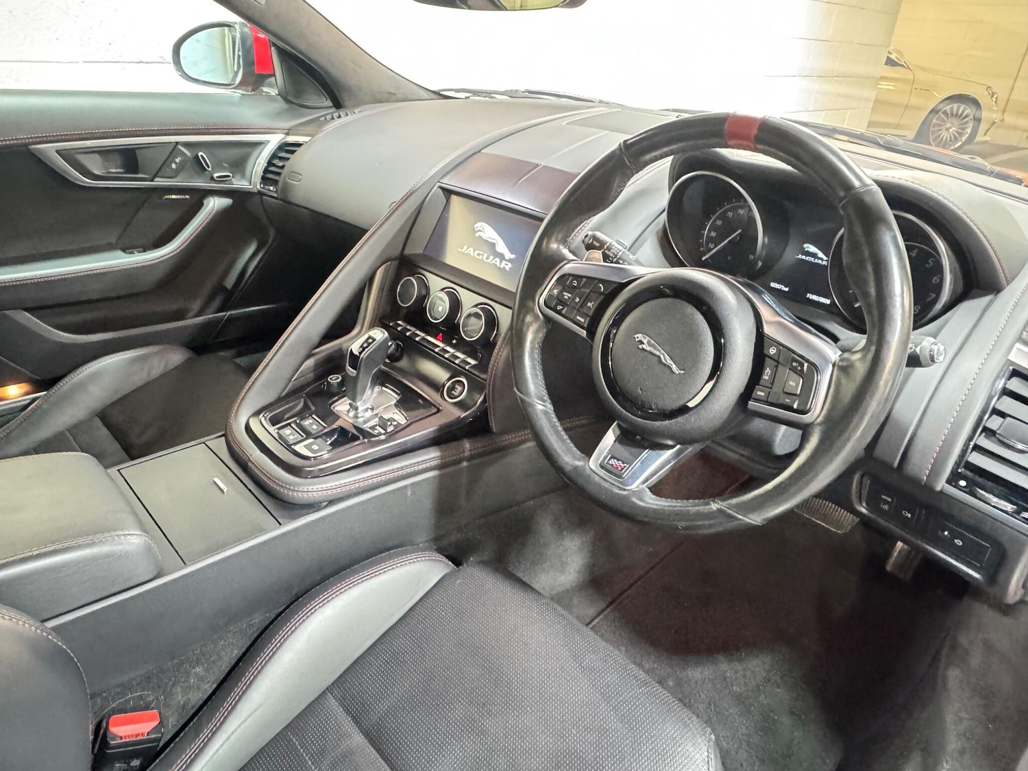 Used Jaguar F-Type 2019 for sale - 77524285: Photo 9