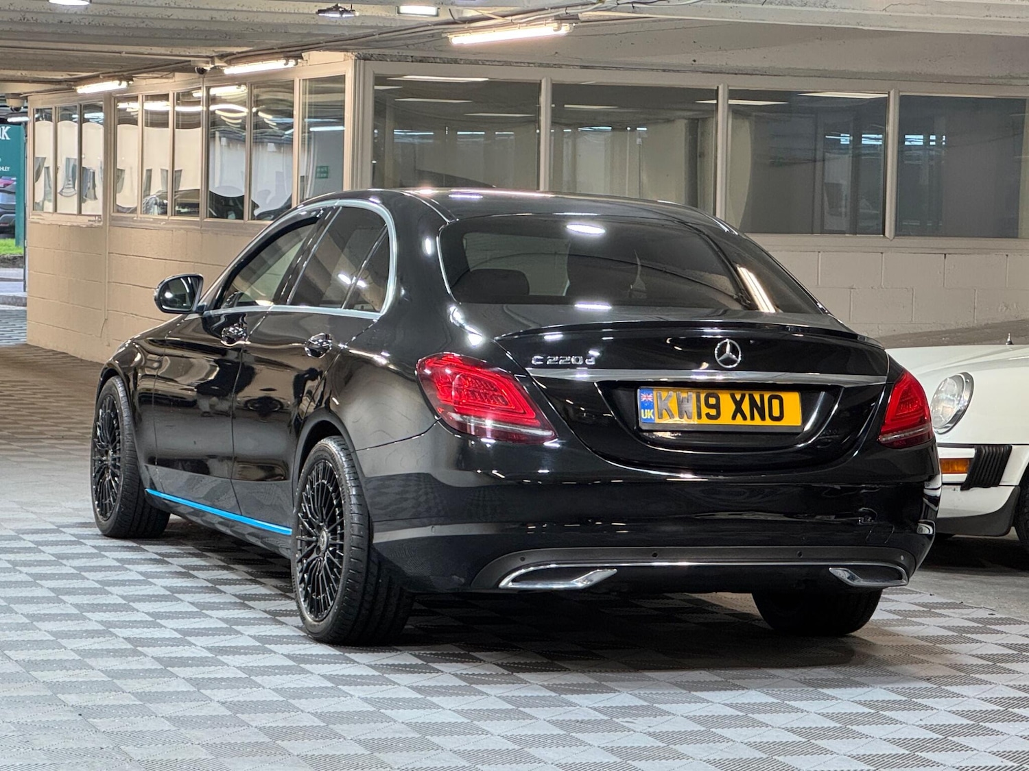 Used Mercedes-Benz E Class for sale - 77768461: Photo 3