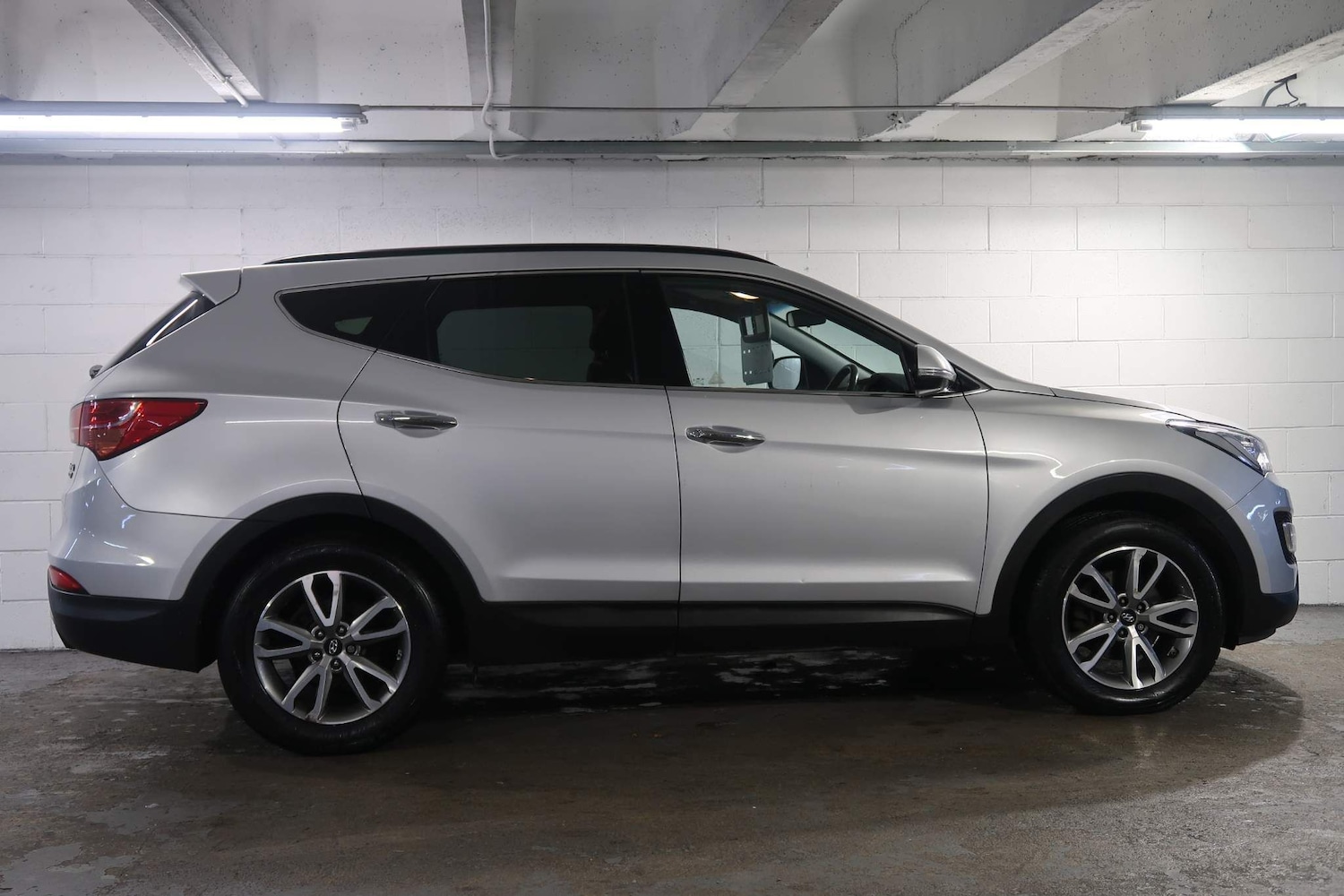 Used Hyundai Santa Fe 2014 for sale - 76989734: Photo 5