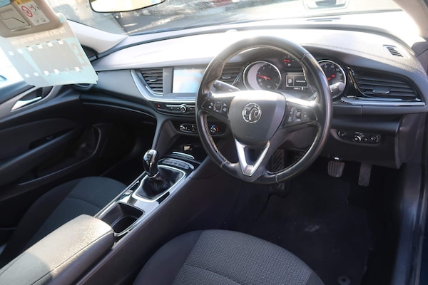 Used Vauxhall Insignia 2017 for sale - 73916695: Photo 8