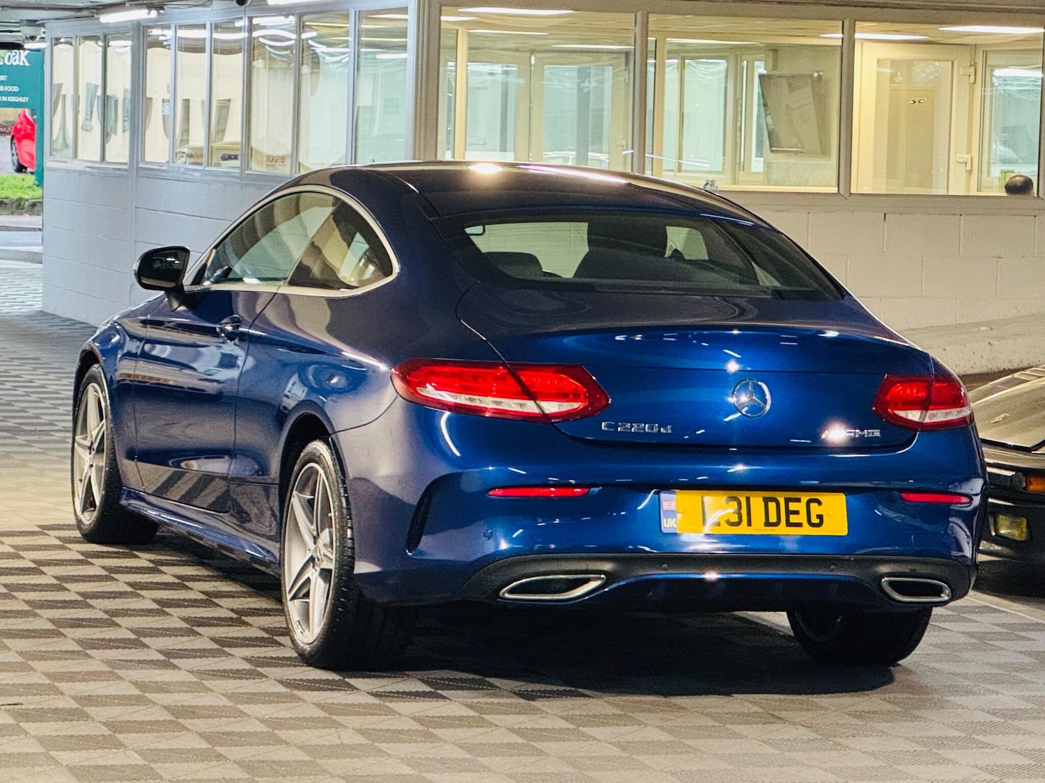 Used Mercedes-Benz C Class 2018 for sale - 76658995: Photo 3