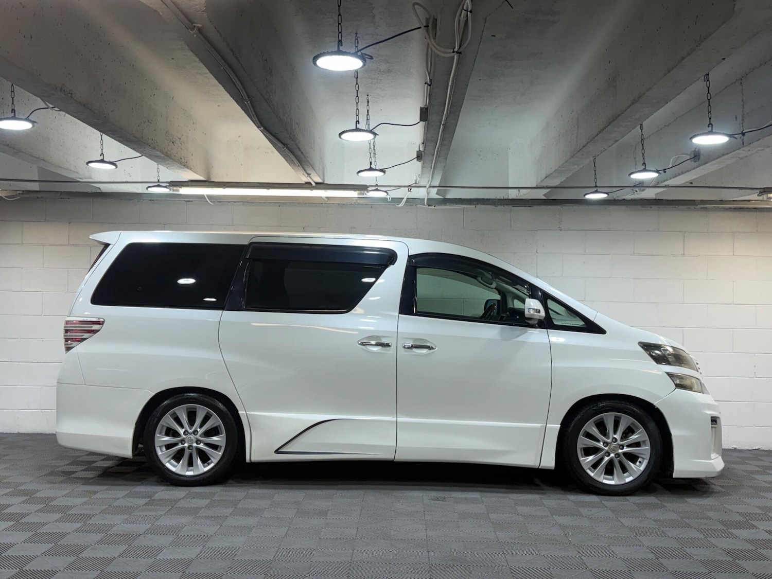 Used Toyota Vellfire for sale - 77351882: Photo 5