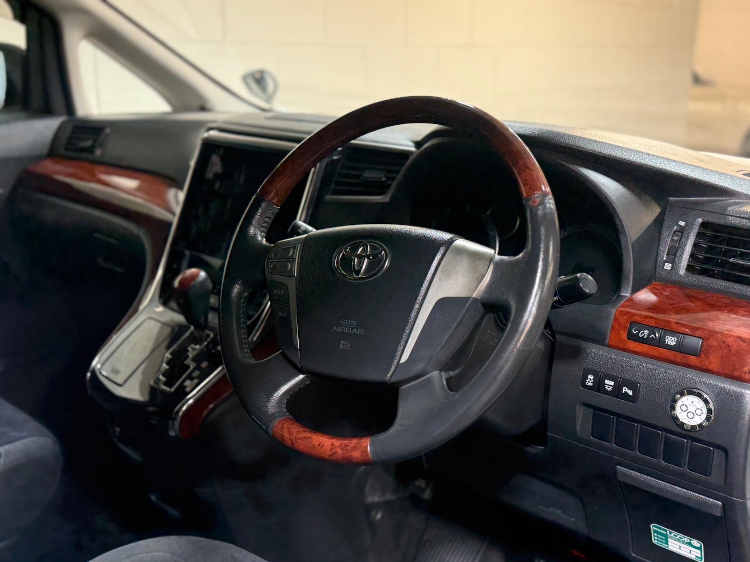 Used Toyota Vellfire for sale - 77351882: Photo 8