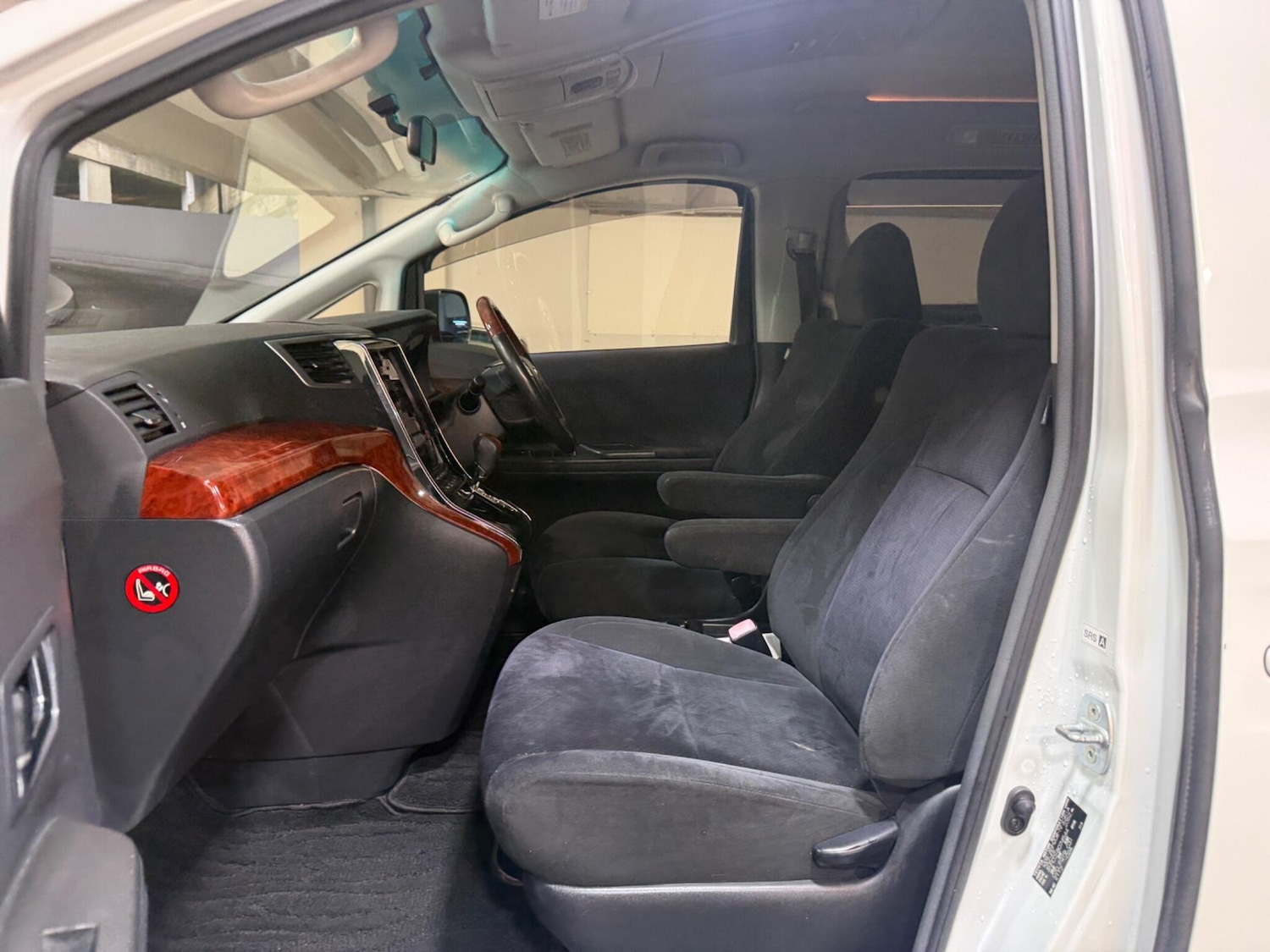 Used Toyota Vellfire for sale - 77351882: Photo 9