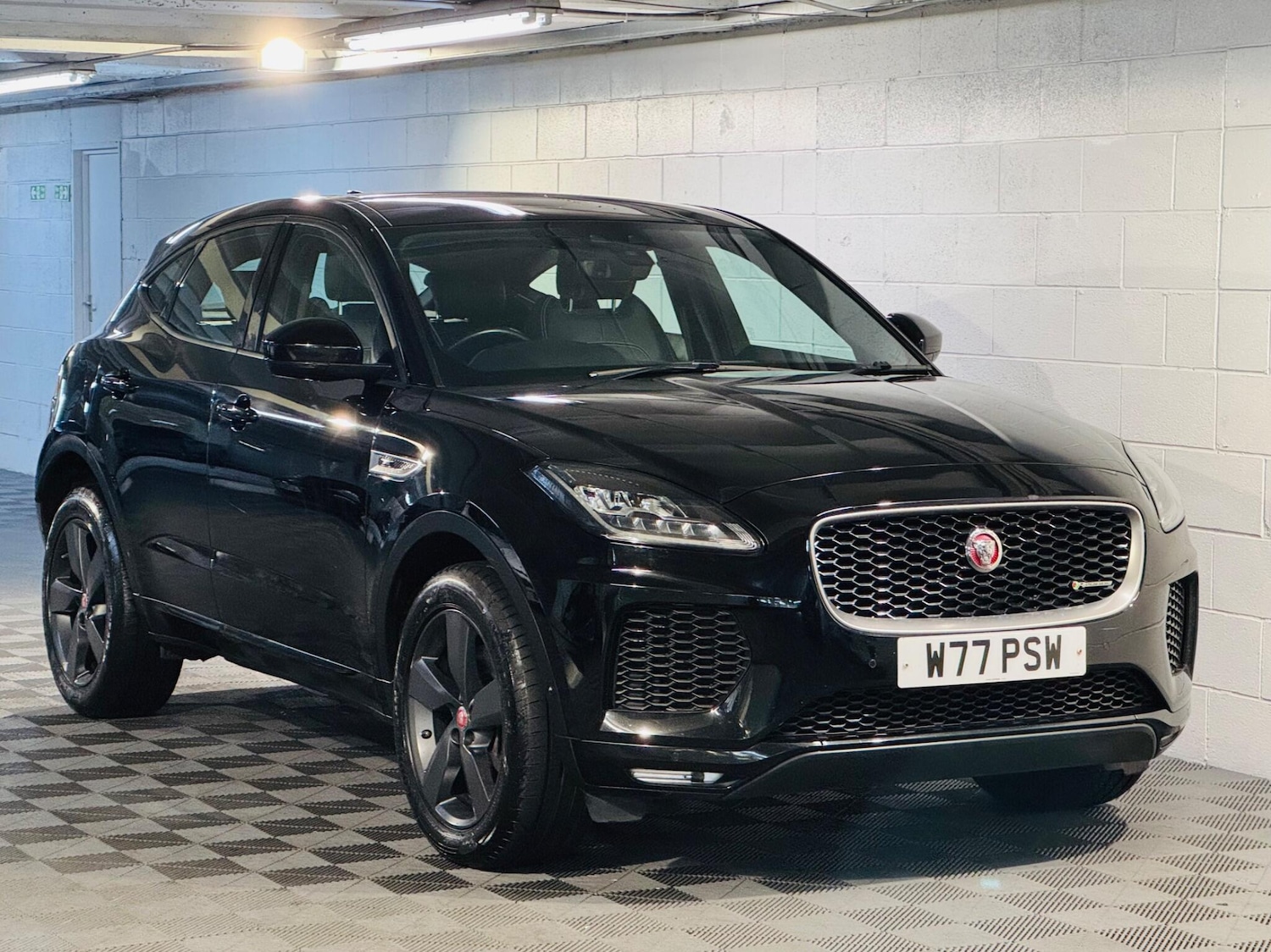 Used Jaguar E-Pace 2019 for sale - 76499956: Photo 1