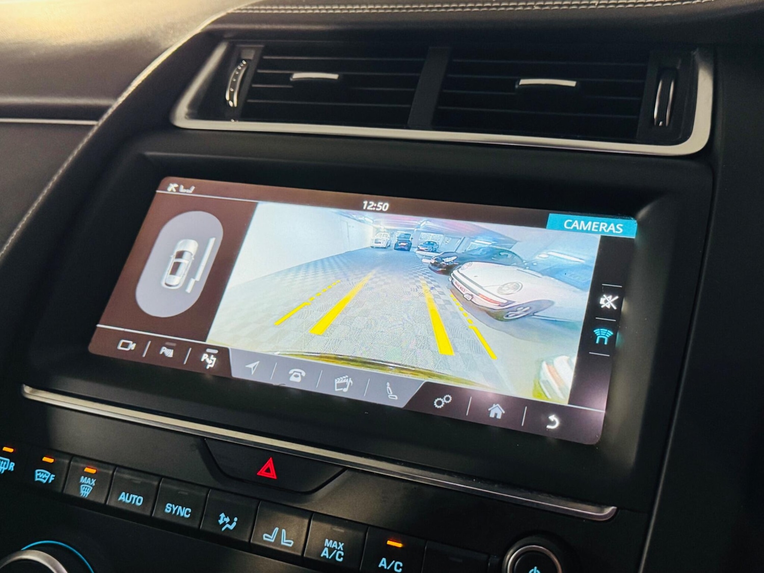 Used Jaguar E-Pace 2019 for sale - 76499956: Photo 12