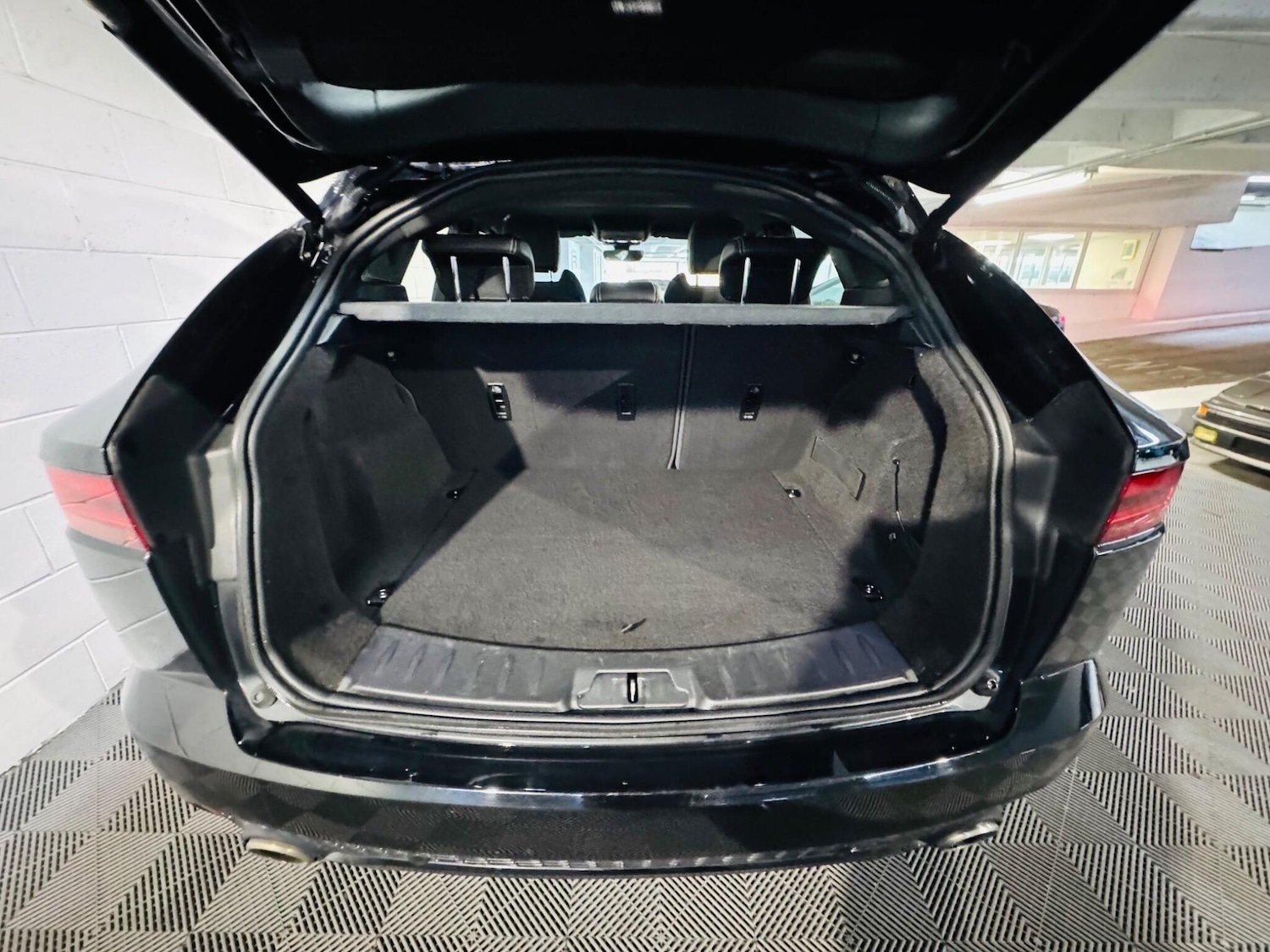 Used Jaguar E-Pace 2019 for sale - 76499956: Photo 13